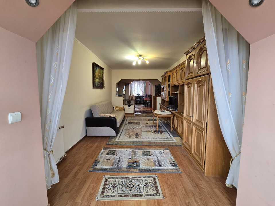 Chirie Apartament 3 camere | Central | Etaj 5 cu lift