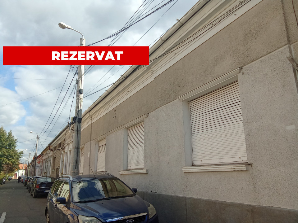 Apartament la casa la curte comuna , Centru, Str. Jokai Mor