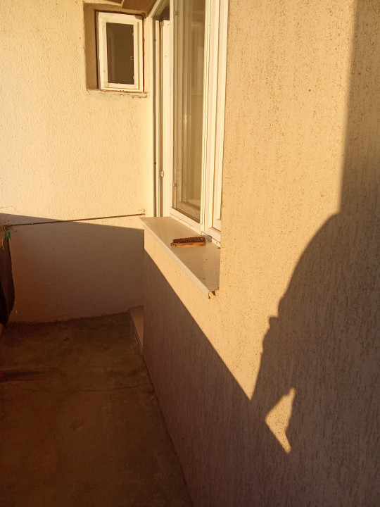 Apartament 4 camere,Bloc reabilitat ,Decebal, Str. Splaiul Crisanei
