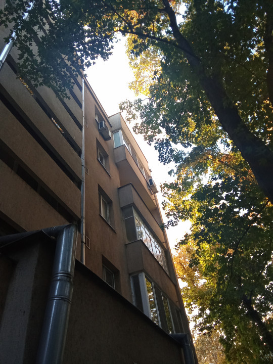 Apartament 4 camere,Bloc reabilitat ,Decebal, Str. Splaiul Crisanei