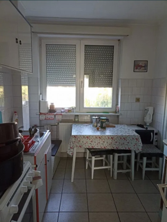 Apartament 3 camere,Decebal, Str. Bulevardul Dacia