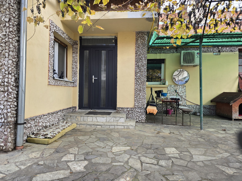 Oportunitate – Două Case+Teren semicentral-str. Octavian Goga