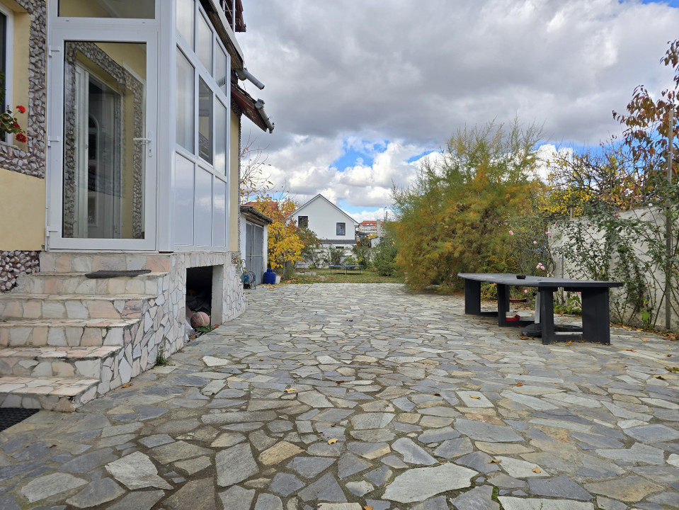 Oportunitate – Două Case+Teren semicentral-str. Octavian Goga