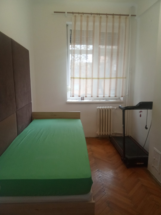 Apartament 3 camere, Centru , Str. Calea Republicii
