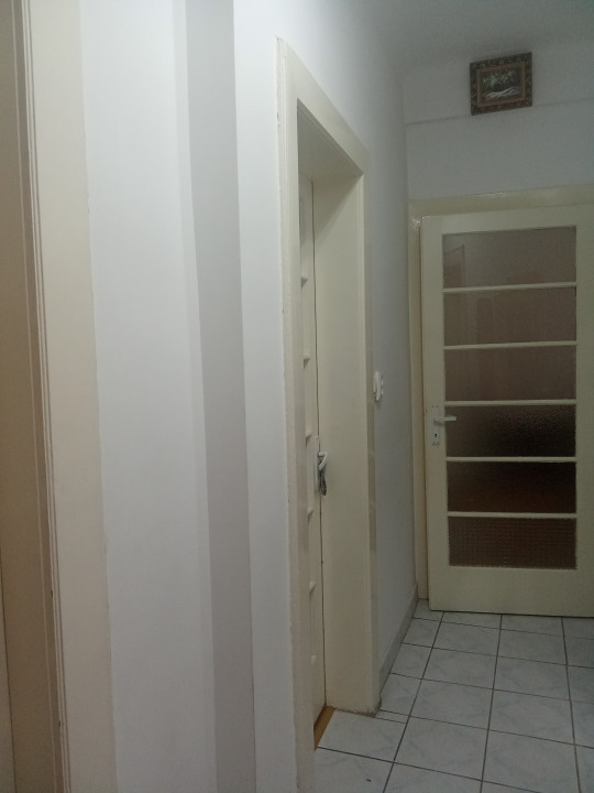 Apartament 3 camere, Centru , Str. Calea Republicii