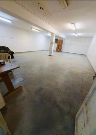 Hala de vânzare – Ineu, județul Bihor