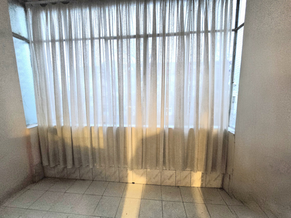 Apartament 3 camere | Etaj 2 | Zona Velenta - str. Razboieni