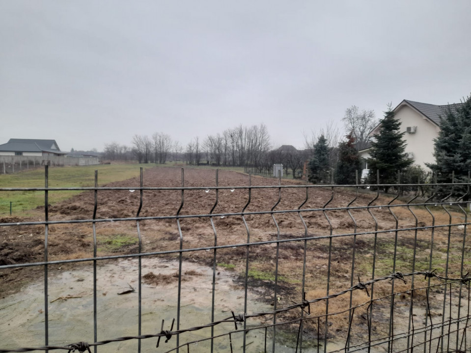 Teren in TARIAN, la periferie