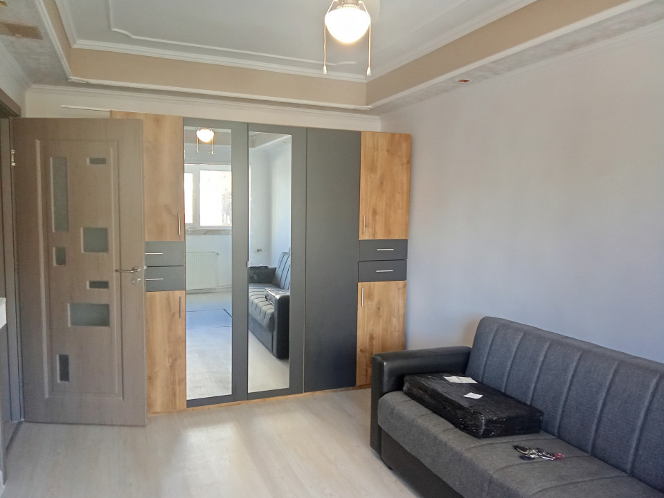 Apartament 1 camera, (30 mp+ un beci de 18 mp) Str Rogerius, Str. Sovata