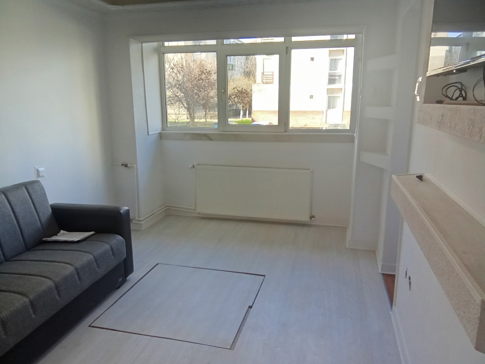 Apartament 1 camera, (30 mp+ un beci de 18 mp) Str Rogerius, Str. Sovata