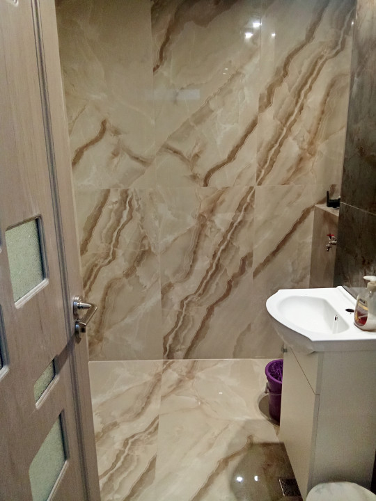 Apartament 1 camera, (30 mp+ un beci de 18 mp) Str Rogerius, Str. Sovata