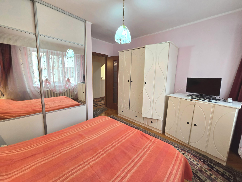 Chirie Apartament 3 camere | Central - Cicero | Etaj 5 cu lift 
