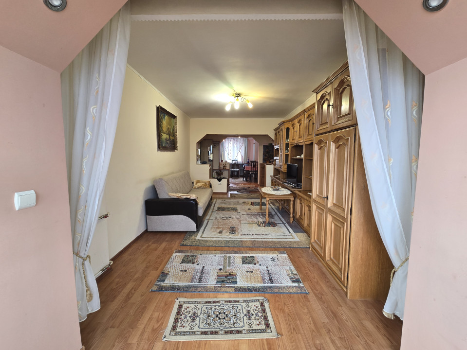 Chirie Apartament 3 camere | Central - Cicero | Etaj 5 cu lift 