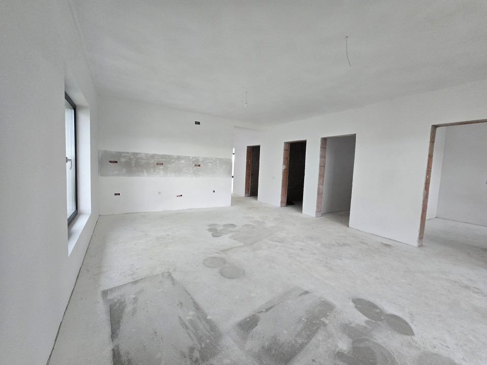 Casa | 4 camere | 553mp | Sistem Fotovoltaic 5kw - Sântandrei 