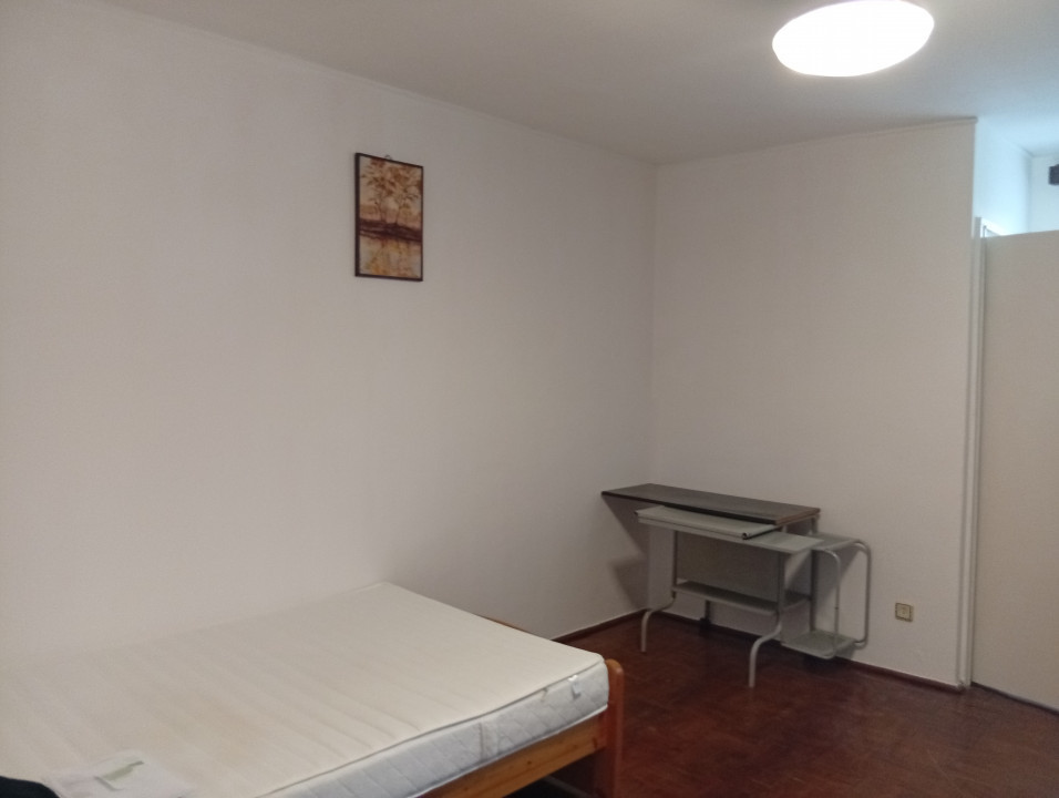 Apartament 1 camera Bloc cu 2 lifturi ,Rogerius, Str. Luminei