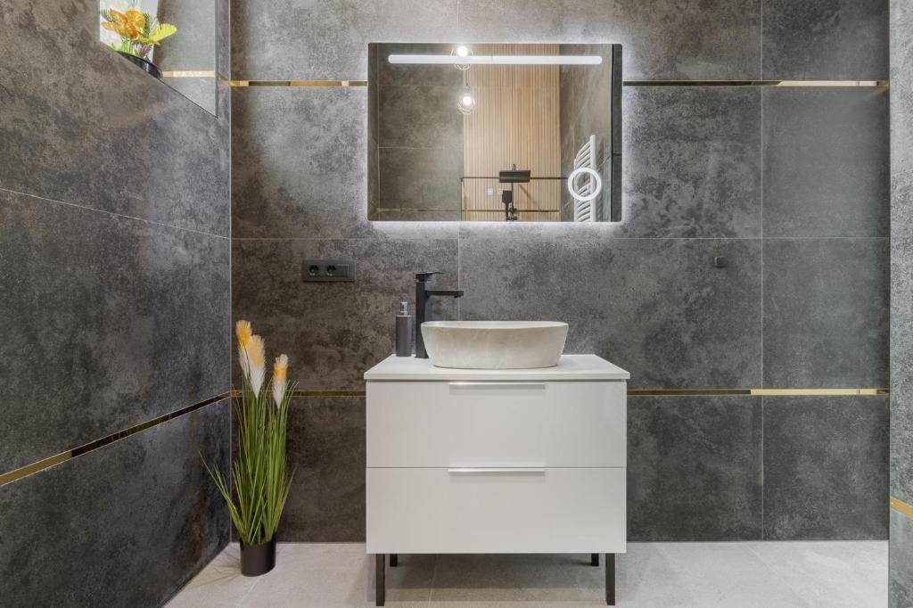 Ultracentral | Studio Modern – in Palatul Ullmann - Parc 1 Decembrie