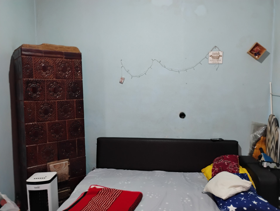 Apartament 2 camere la pret de 1 camera la curte   ,Central, Str. Primariei