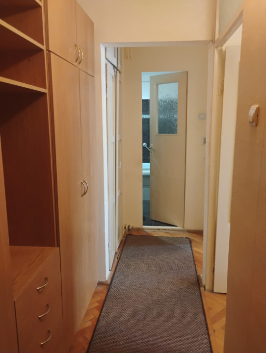 Apartament 3 camere bloc reabilitat,Rogerius, Str. Locomotivei