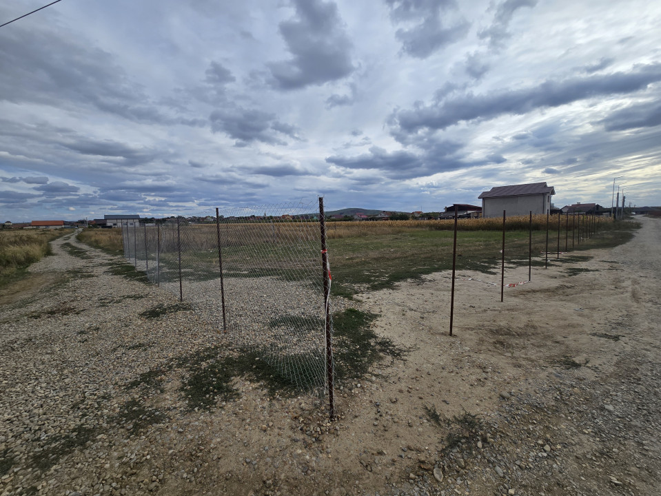 Teren intravilan | Dublu Front | 653mp | Cheriu - Central