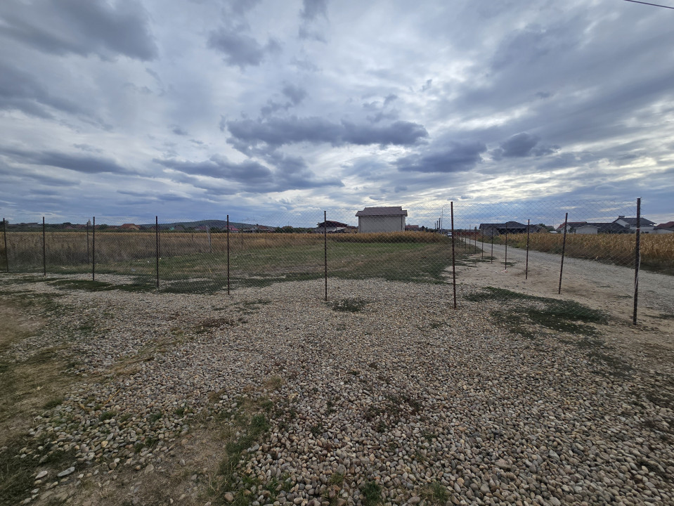 Teren intravilan | Dublu Front | 653mp | Cheriu - Central