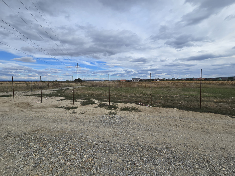 Teren intravilan | Dublu Front | 653mp | Cheriu - Central